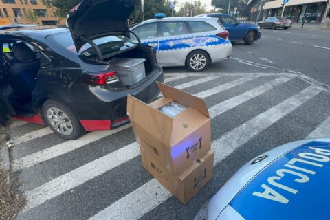 Warszawa: blisko 20 kg marihuany w aucie do przewozu osób