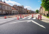 Nowy asfalt i oznakowanie na remontowanej ulicy